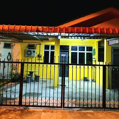 Lh Alisha Homestay Wangsa Mewangi Gua Musang Ngoại thất bức ảnh