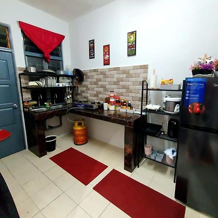 Lh Alisha Homestay Wangsa Mewangi Gua Musang Ngoại thất bức ảnh