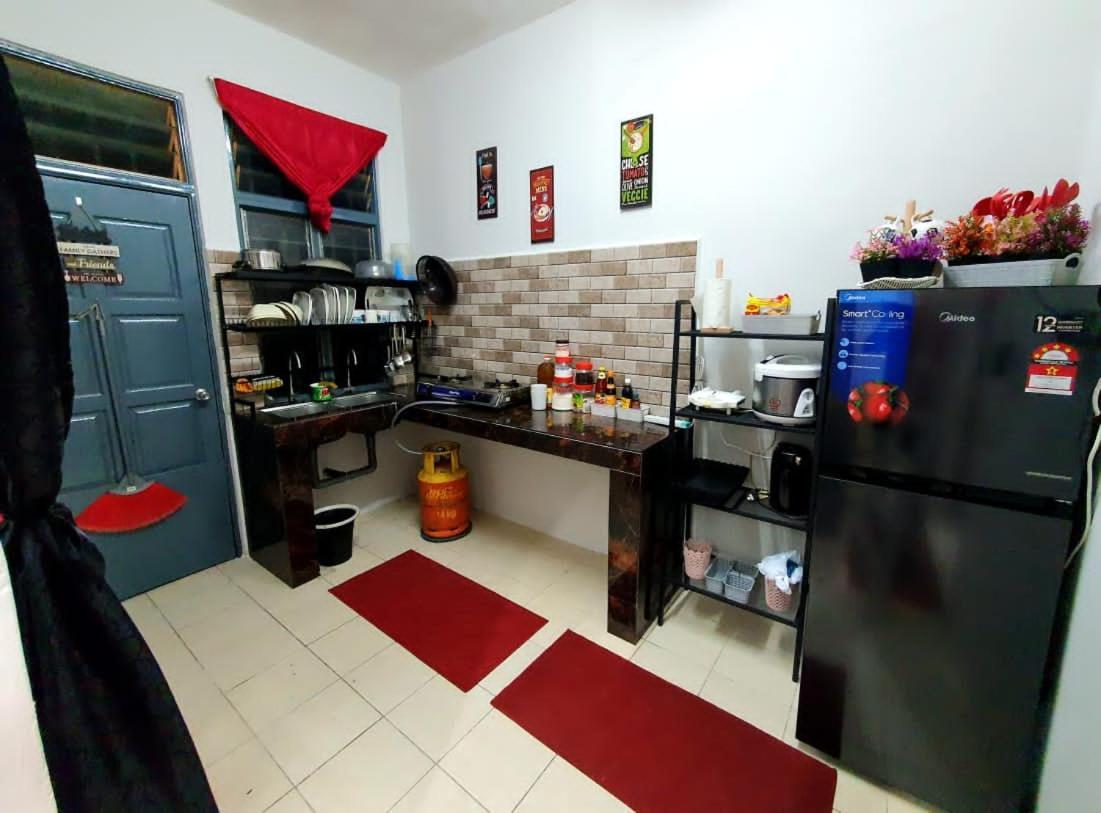 Lh Alisha Homestay Wangsa Mewangi Gua Musang Ngoại thất bức ảnh