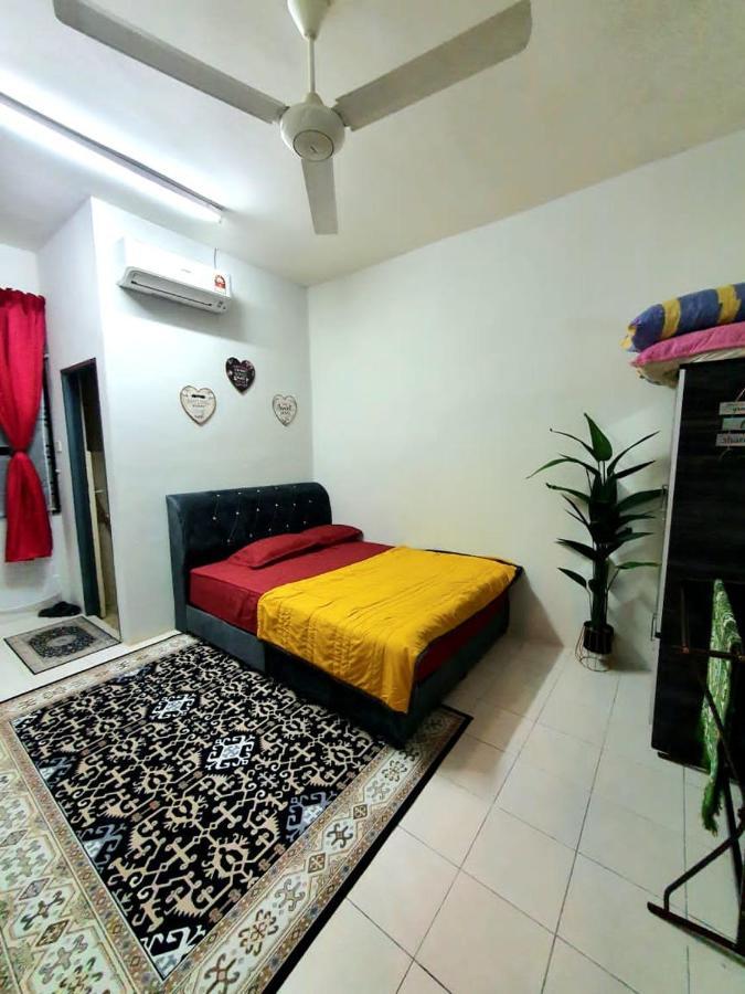 Lh Alisha Homestay Wangsa Mewangi Gua Musang Ngoại thất bức ảnh